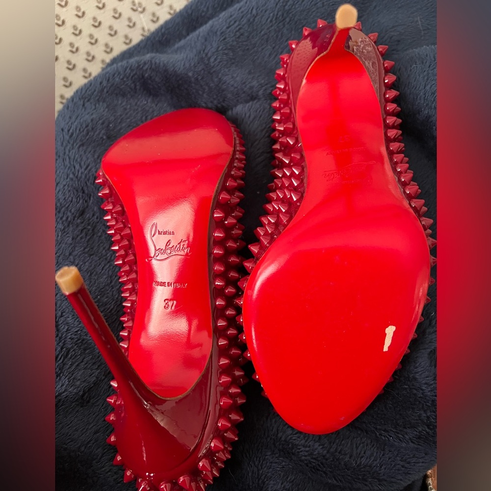 NEW gorgeous Christian Louboutin Fifi Spikes in Rouge size 37 - Picture 9 of 9